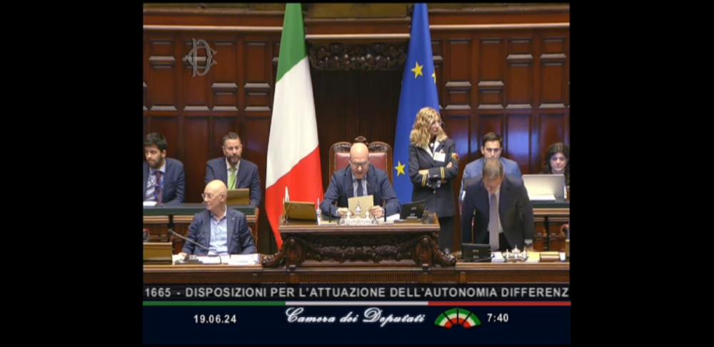 Il presidente della Camera, Lorenzo Fontana e la votazione finale sul ddl Autonomia